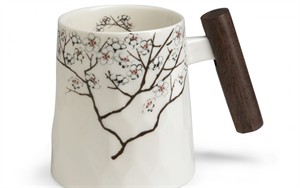 Mega taza "White Cherry" 0,4l. porcelana c/asa de madera